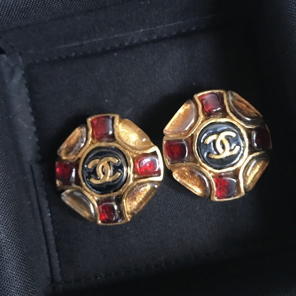 Chanel vintage clip on earrings - Picture 7 of 11